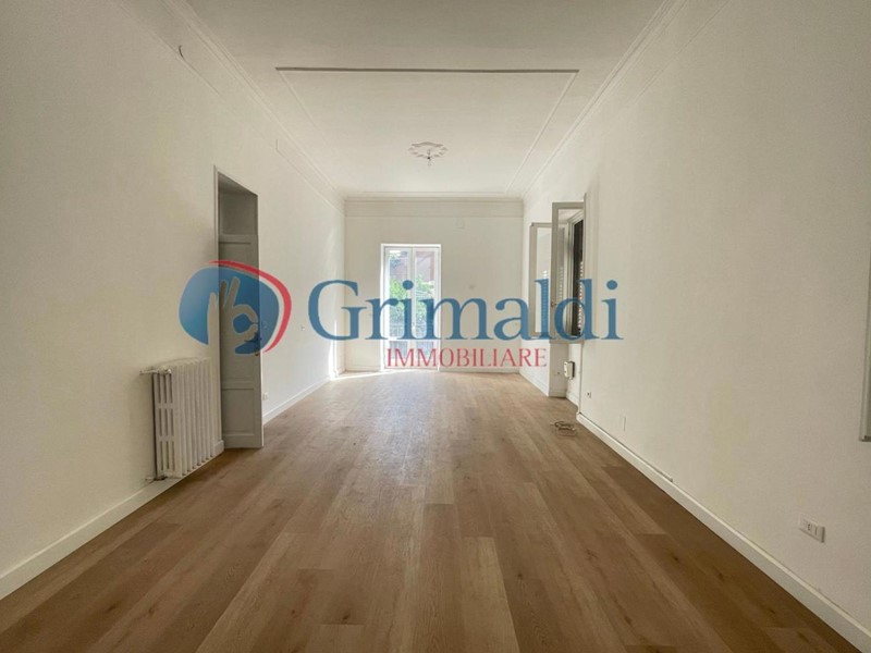 Appartamento in Vendita a Palermo, 570'000€, 250 m²
