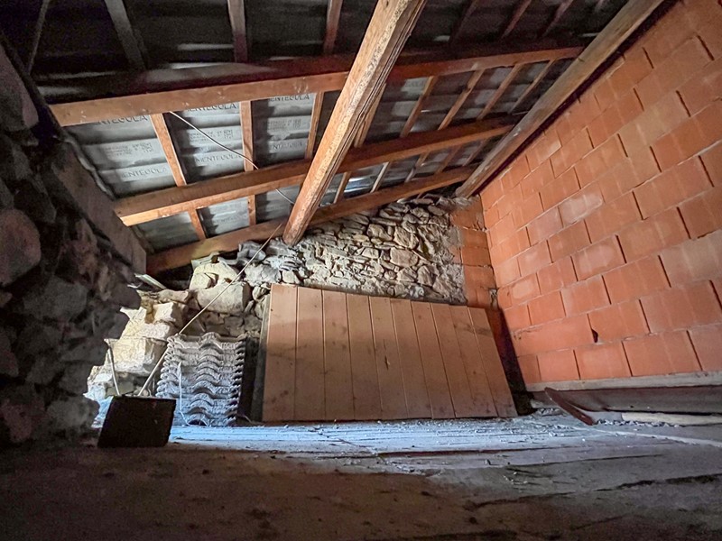 Casa Indipendente in Vendita a Cerano d'Intelvi, 78'000€, 105 m², arredato