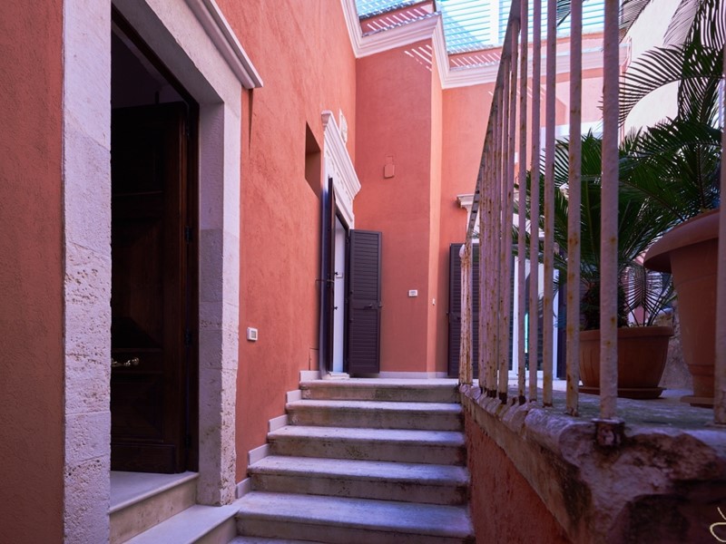 Casa Indipendente in Vendita a Polignano a Mare, 353 m²