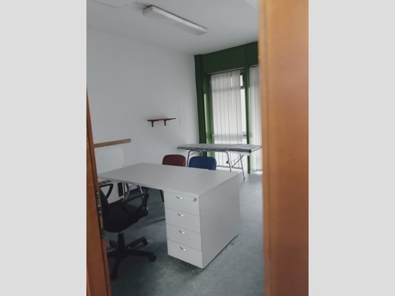 Ufficio in Vendita a Firenze, zona San Jacopino, 225'000€, 100 m²