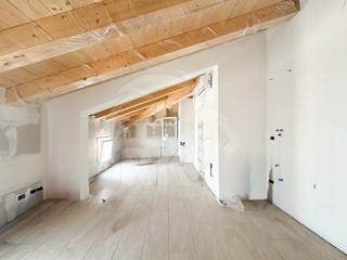 Monolocale in Vendita a Bologna, zona Santa Viola, 155'000€, 44 m²
