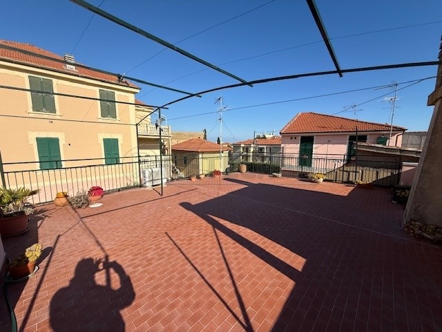 Appartamento in Vendita a Spotorno, 375'000€, 100 m²