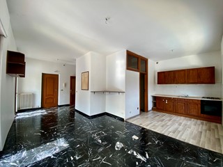 Appartamento in Vendita a Dogliani, 107 m², con Box