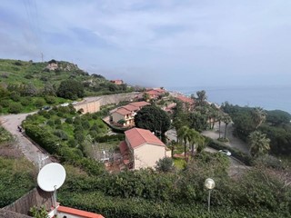 Bilocale in Vendita a Sant'Alessio Siculo, 85'000€, 50 m², arredato