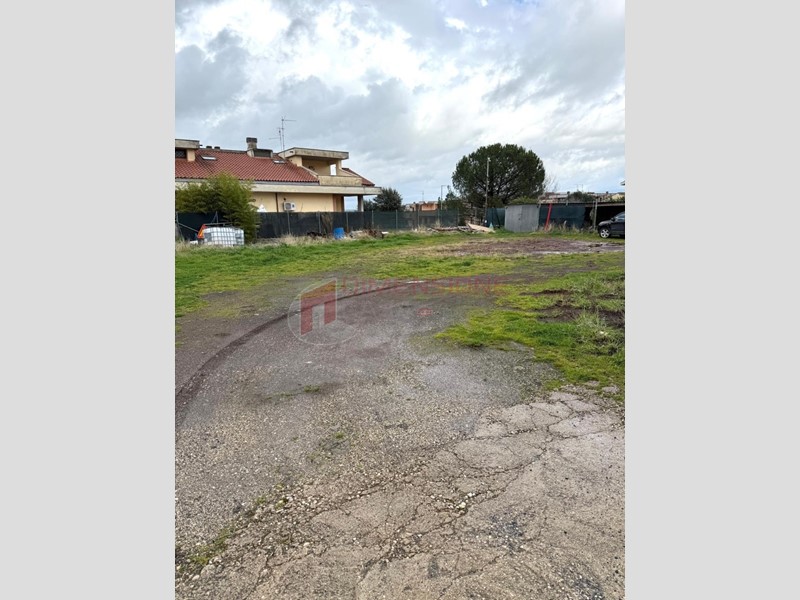 Terreno edificabile in Vendita a Roma, zona VILLAGGIO PRENESTINO, 109'000&euro;, 1095 m²