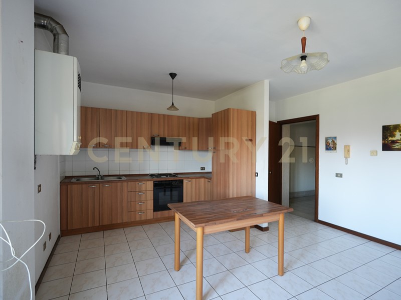 Bilocale in Vendita a Cerea, 85'000€, 71 m², arredato, con Box