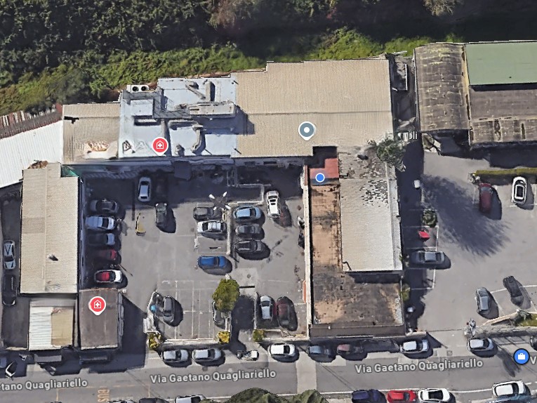 Ufficio in Vendita a Napoli, 350'000€, 143 m²