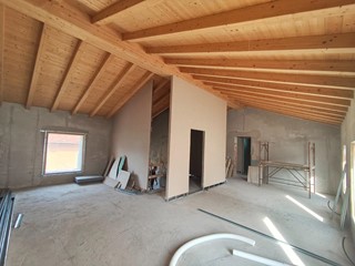 Quadrilocale in Vendita a Lucca, zona Ponte a Moriano, 235'000€, 140 m²