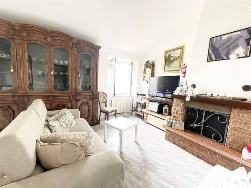 Appartamento in Vendita a Castelnuovo Magra, 240'000€, 140 m², arredato