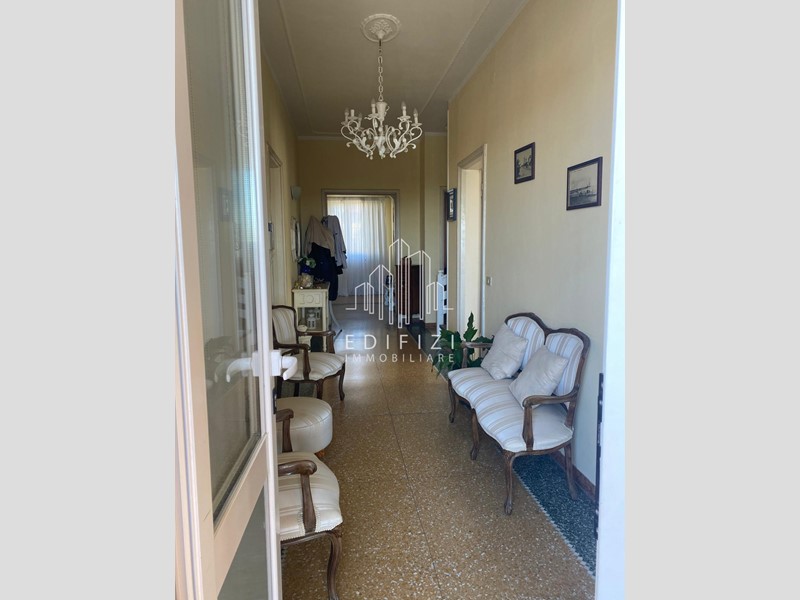 Villa bifamiliare in Vendita a Massa, 800'000&euro;, 320 m², arredato