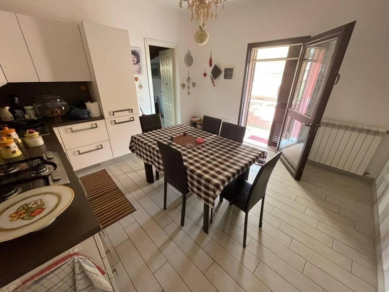 Casa Semi Indipendente in Vendita a Carrara, zona Fossone, 130'000€, 60 m², arredato