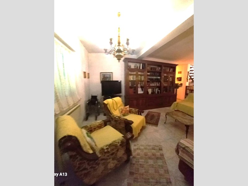 Casa Indipendente in Vendita a Carrara, 495'000€, 320 m², arredato