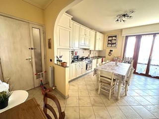 Quadrilocale in Vendita a Vinci, zona Spicchio, 230'000€, 81 m², con Box