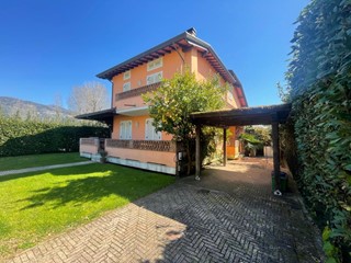 Casa Semi Indipendente in Vendita a Pietrasanta, 720'000€, 92 m²