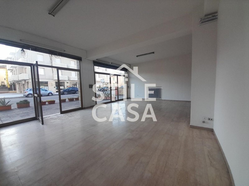 Negozio in Vendita a Castelfranco di Sotto, 120'000€, 103 m²