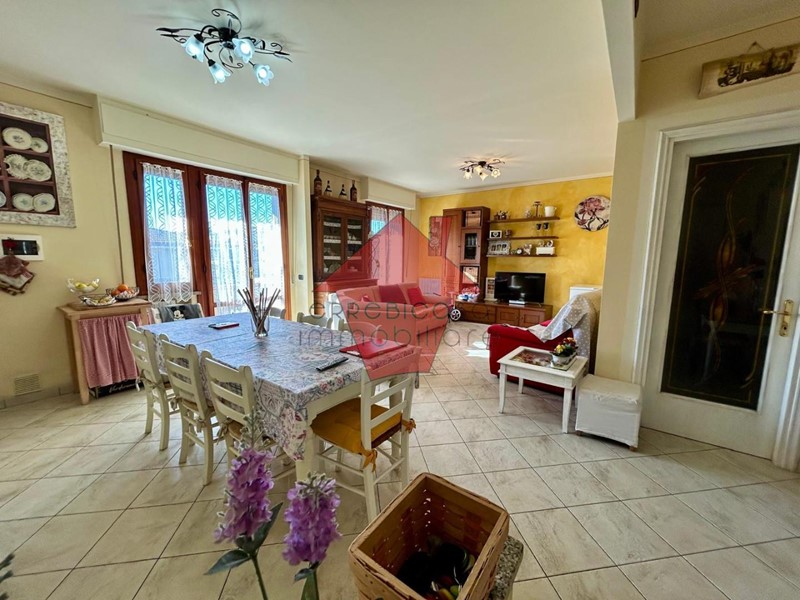 Quadrilocale in Vendita a Vinci, zona Spicchio, 230'000€, 82 m², con Box