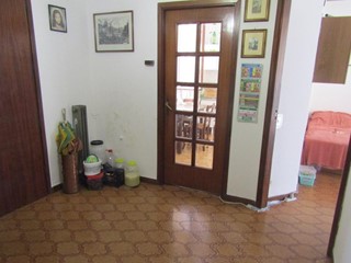 Quadrilocale in Vendita a Carrara, zona Avenza, 150'000€, 95 m²