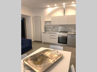 Casa Semi Indipendente in Vendita a Carrara, zona Marina di Carrara, 290'000€, 70 m², arredato
