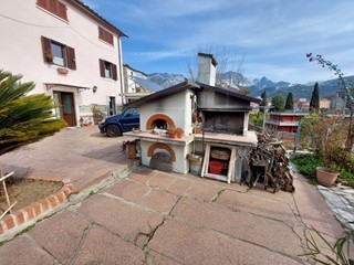 Villa bifamiliare in Vendita a Carrara, 299'000€, 140 m², arredato
