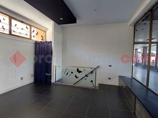 Negozio in Vendita a San Vittore Olona, 70'000€, 80 m²