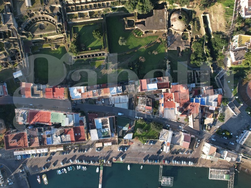 Appartamento in Vendita a Bacoli, 245'000€, 140 m²