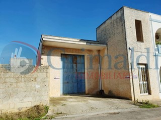 Magazzino in Vendita a Ugento, 70'000€, 120 m²