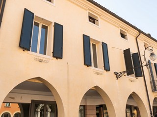 Negozio in Vendita a San Vito al Tagliamento, 385'000€, 226 m²