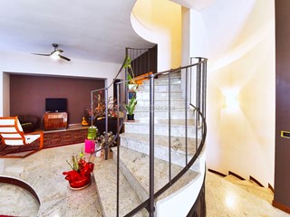 Villa in Vendita a Cesano Maderno, 800'000€, 398 m²