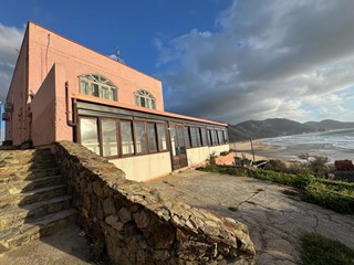 Attività commerciale in Vendita a Buggerru, 360'000€, 200 m²