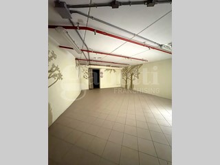 Ufficio in Vendita a Viareggio, 815'000€, 450 m²