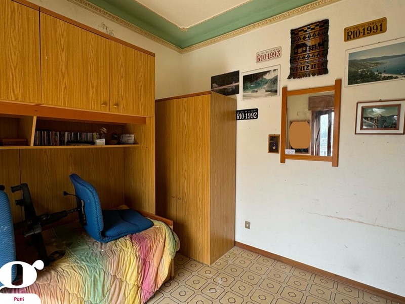 Quadrilocale in Vendita a Sant'Angelo di Brolo, 70'000€, 136 m²