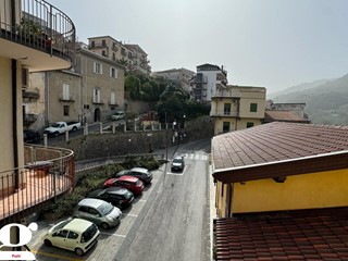 Quadrilocale in Vendita a Sant'Angelo di Brolo, 70'000€, 136 m²