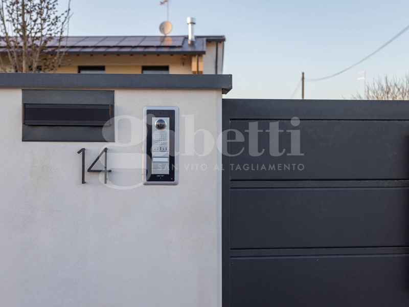Casa Indipendente in Vendita a Sesto al Reghena, 230 m², arredato