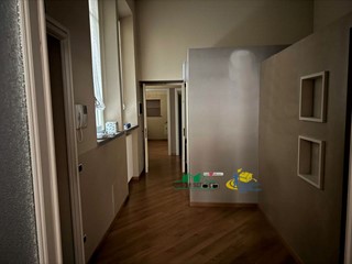 Ufficio in Vendita a Parma, 190'000€, 90 m²