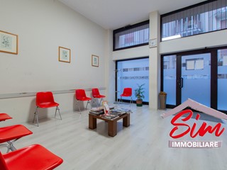 Immobile commerciale in Vendita a Novara, 78'000€, 85 m²