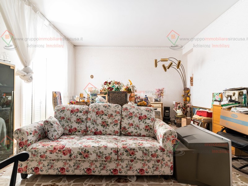 Quadrilocale in Vendita a Siracusa, zona Tisia Tica Zecchino, 95'000&euro;, 111 m², con Box
