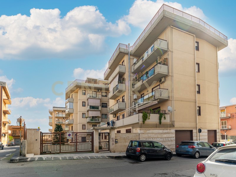 Appartamento in Vendita a Catania, 219'000€, 130 m²
