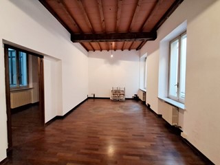 Trilocale in Vendita a Parma, zona Parma Centro, 198'000€, 110 m²