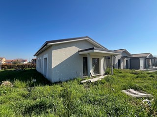 Casa Semi Indipendente in Vendita a Albaredo d'Adige, zona Presina, 280'000€, 200 m²