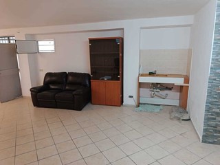 Capannone in Vendita a Cinisello Balsamo, 70'000€, 68 m²