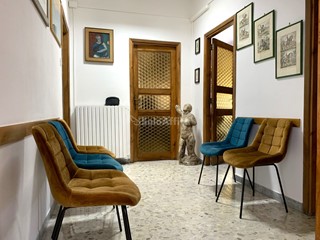 Ufficio in Affitto a Catanzaro, zona Centro storico, 200&euro;, 125 m²