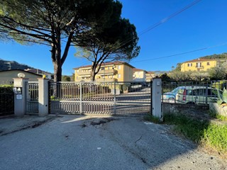 Appartamento in Vendita a Sarzana, zona Bradia, 158'000€, 75 m², con Box