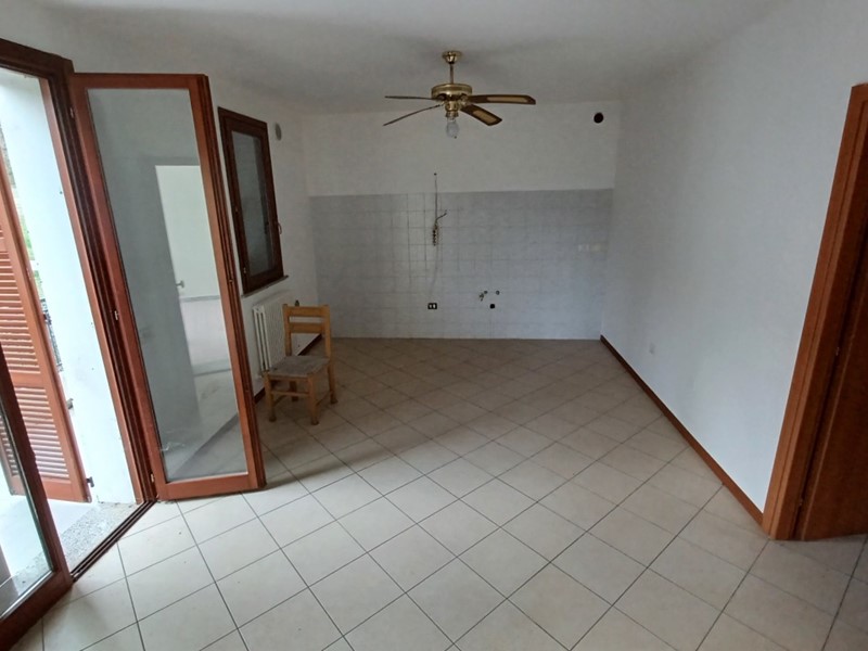 Trilocale in Vendita a Montelabbate, zona Apsella, 145'000€, 120 m², con Box