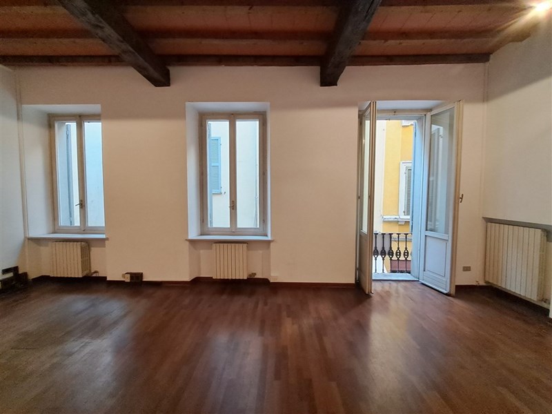 Trilocale in Vendita a Parma, zona Via Carlo Goldoni, 198'000€, 110 m²