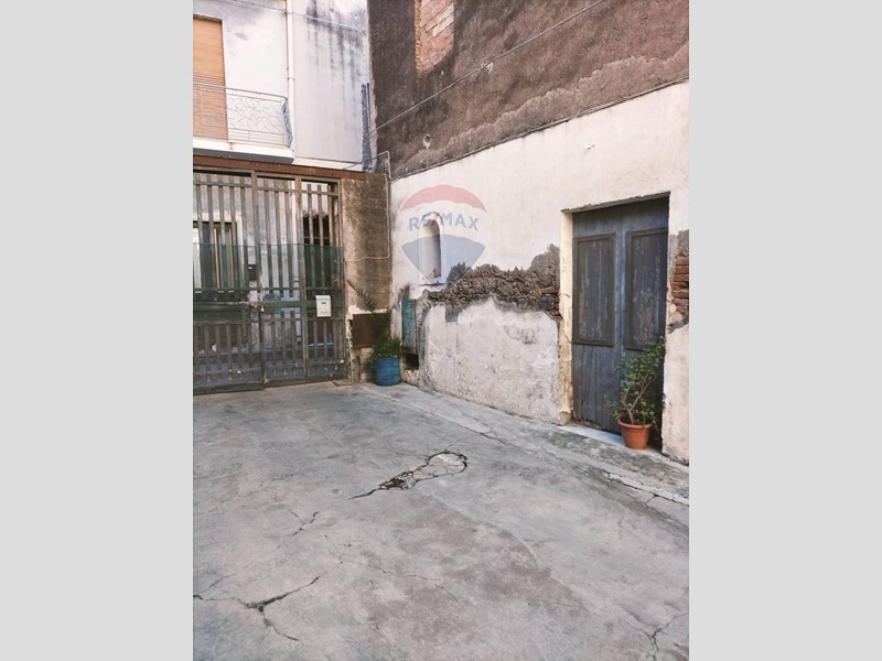 Casa Indipendente in Vendita a Paternò, 22'000€, 100 m²