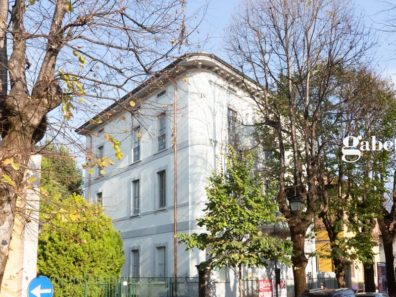 Trilocale in Vendita a Merate, 170'000€, 94 m²