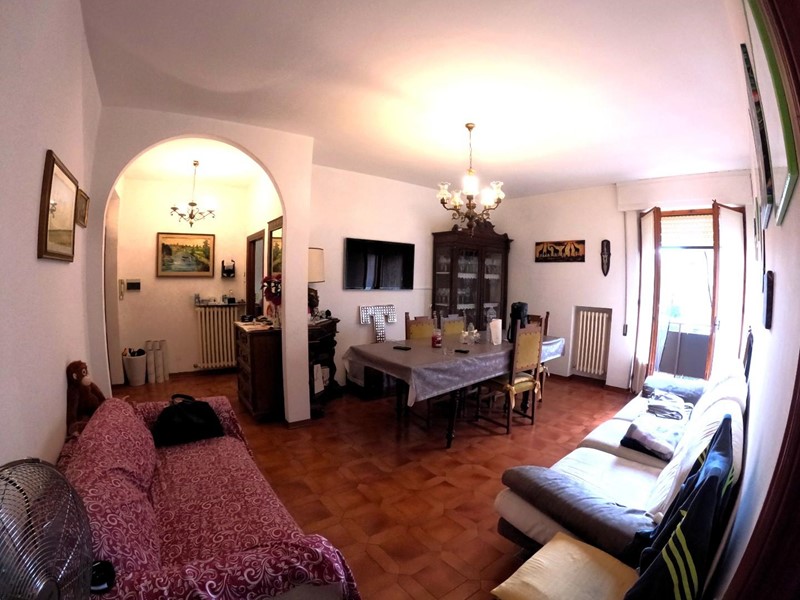 Appartamento in Vendita a Poggibonsi, zona Staggia, 240'000€, 117 m², con Box