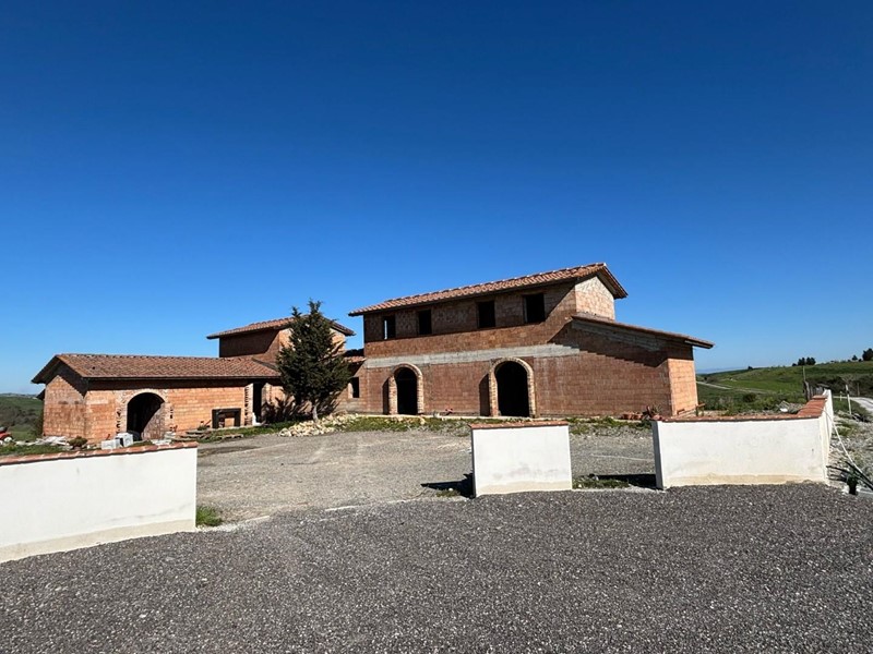 Villa in Vendita a Lajatico, 250'000€, 195 m²