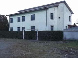 Appartamento in Affitto a Lucca, 3'000€, 360 m²