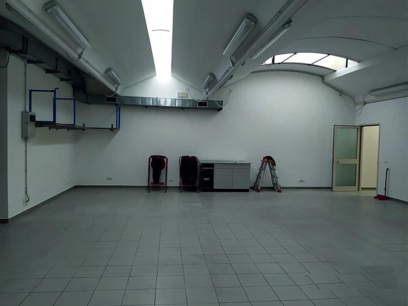 Ufficio in Affitto a Monteriggioni, 1'000€, 180 m²